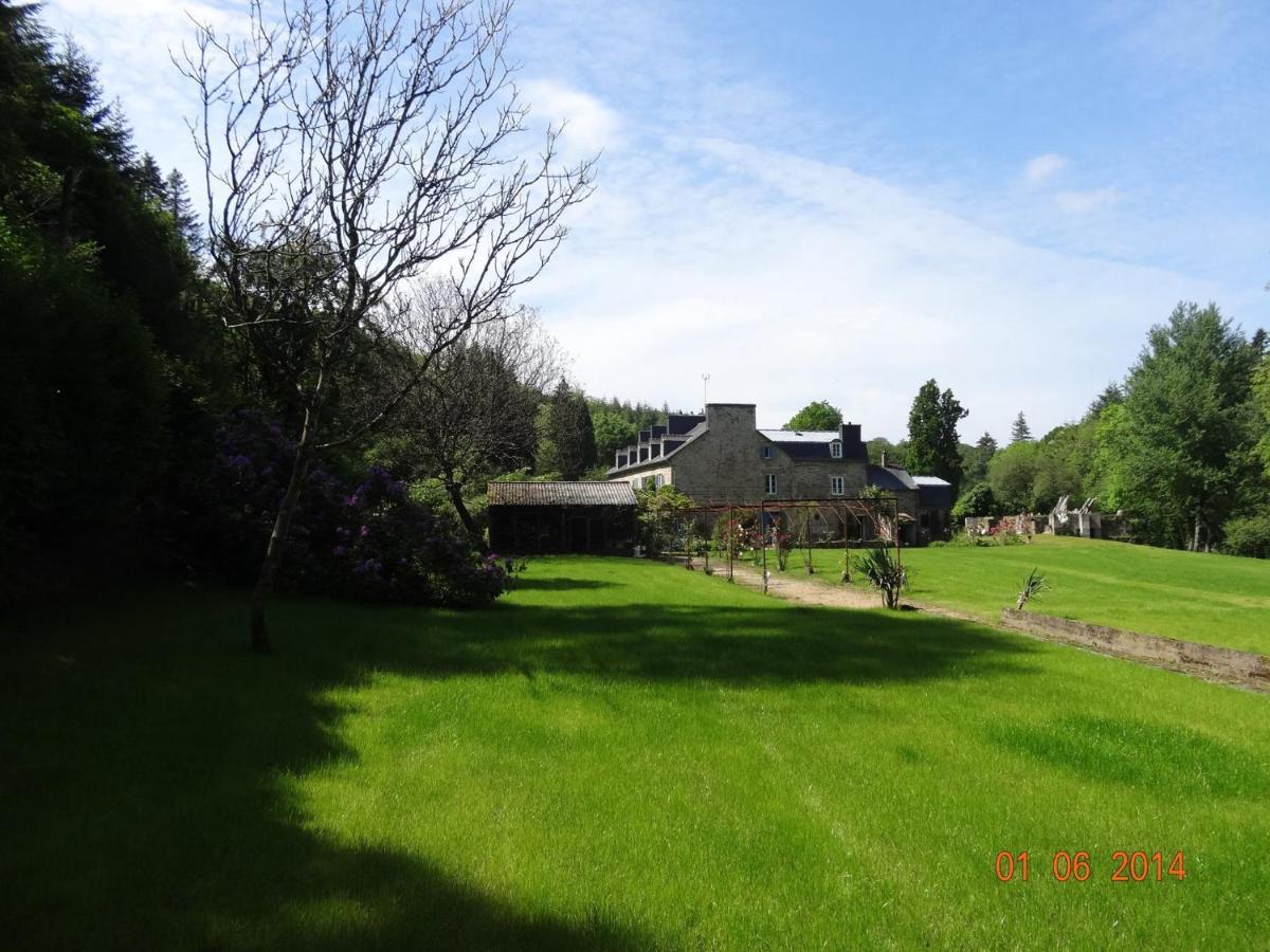 Domaine Des Papeteries Acomodação com café da manhã Plounevez-Moedec Exterior foto