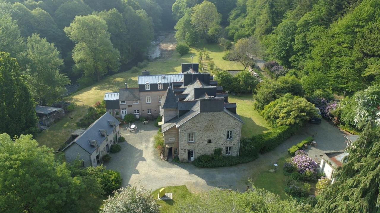 Domaine Des Papeteries Acomodação com café da manhã Plounevez-Moedec Exterior foto