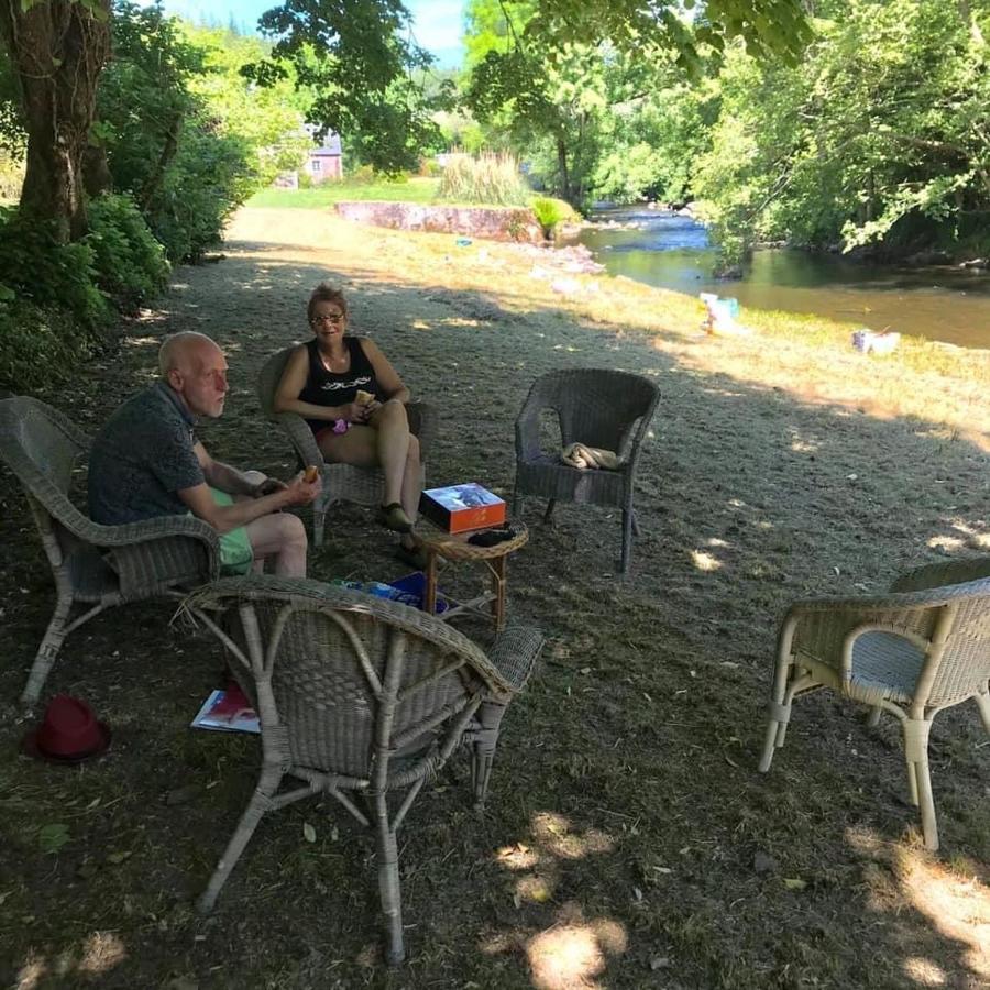 Domaine Des Papeteries Acomodação com café da manhã Plounevez-Moedec Exterior foto